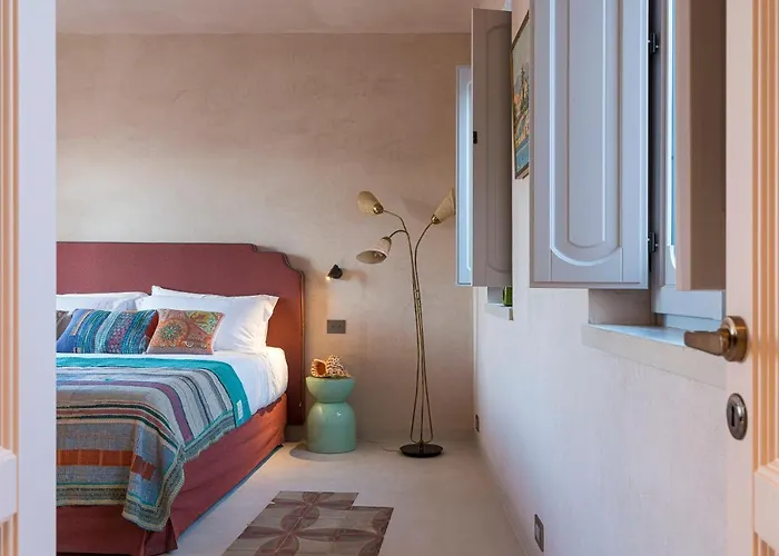 Lùme Bed & Breakfast 4*